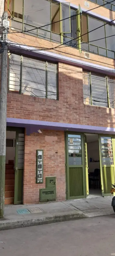 Casa en venta en Bogotá - foto 2